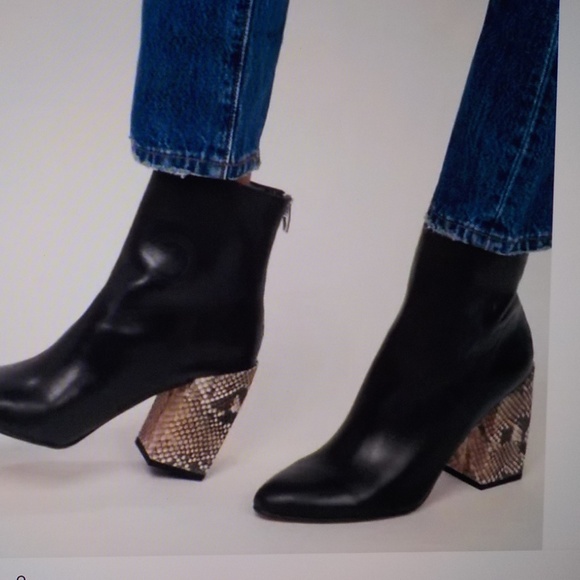 Andrew Geller Shoes - Andrew Geller Black Ankle Boots